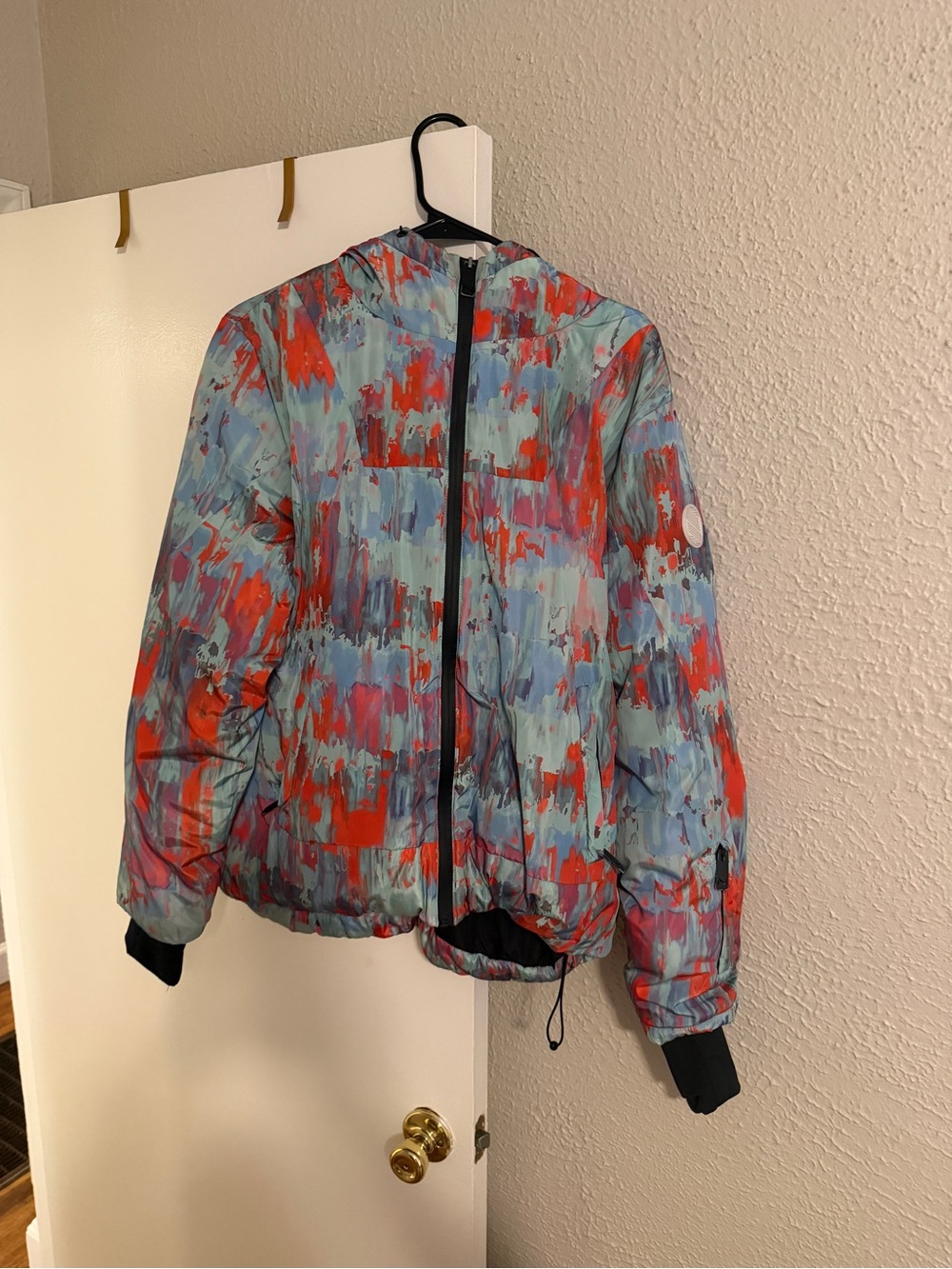 Noize Hooded Ski Jacket in Blue, Red and Teal Brushprint